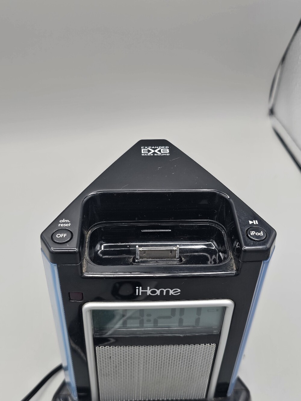 Ipod Nano 4th 8gb Ihome Speaker Dock Alarm Clock IH4B Works Battery Drains Quick - Picture 10 of 13